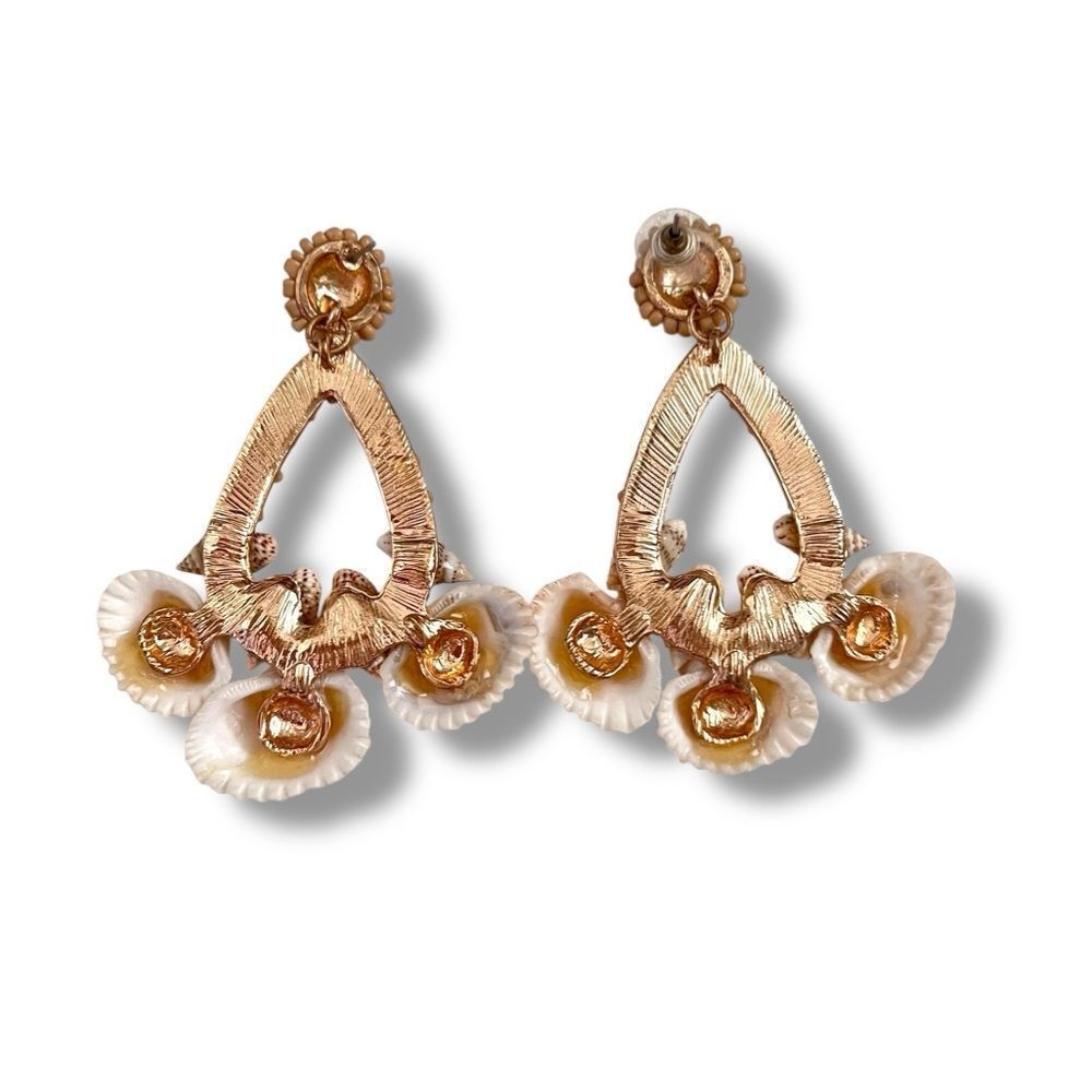 Seashell Statement Earrings - Picture 4 of 4